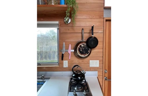 East MLK House | Cozy Backyard Tiny House