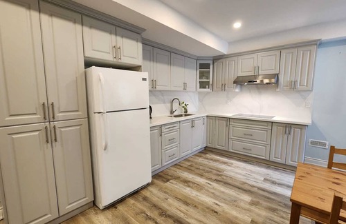 Churchill Meadows House | Cozy Basement Apartment in Churchill Meadows