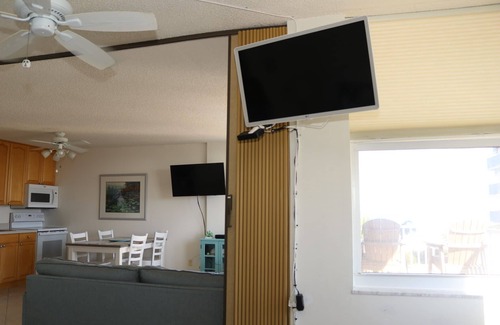 South Island Condo | Cozy Beach Condo w/heated pool. Amazing 24/7 views & newly renourished beach.