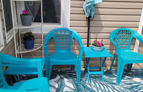 Winnipeg Beach House | Cozy beach cottage with fire pit and suitable for a family or romantic getaway!