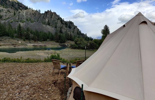 Glacier Country Cabin | Cozy Beach Cove Yurt, glamping by the river 2mi from Quinn's Hot Springs Resort.