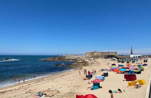 Vila do Conde Apartment | Cozy Beach Front with Rooftop
