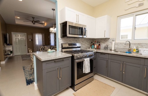 Lucea House | Cozy Beach House getaway in Lucea Hanover