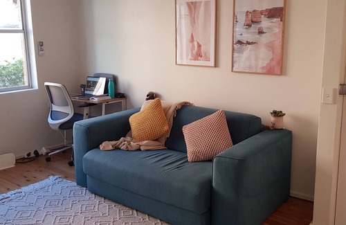 Dee Why Apartment | Cozy Beachside Apartment 5 Minutes Walk To Beach