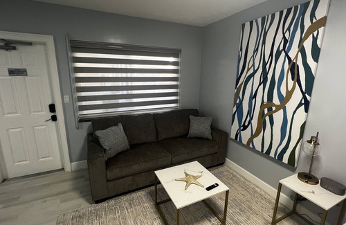 Daytona Beach Apartment | Cozy Beachside Modern Boutique Hotel Suite with Kitchen - by Oceano Suites