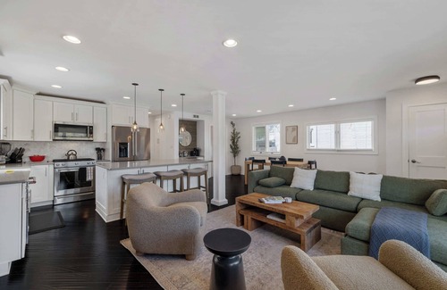 Birmingham House | Cozy, Beautiful Birmingham 4BR/2BA Getaway!