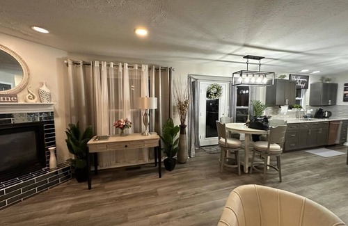 Fairfield House | Cozy, Beautiful, Lovely Home Away from Home. Perfect for family re-unions!