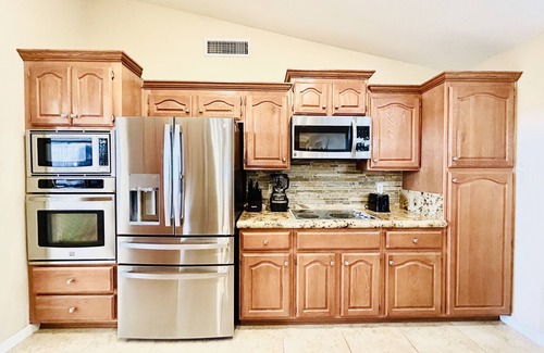 Arizona Skyline Community House | Cozy Beautiful Mesa Escape Golf King Bed Sauna Relax! 55+ Sunland Golf Community