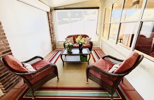 Arizona Skyline Community House | Cozy Beautiful Mesa Escape Golf King Bed Sauna Relax! 55+ Sunland Golf Community
