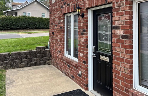 Bloomington House | Cozy Bloomington IU Campus Getaway for 2!