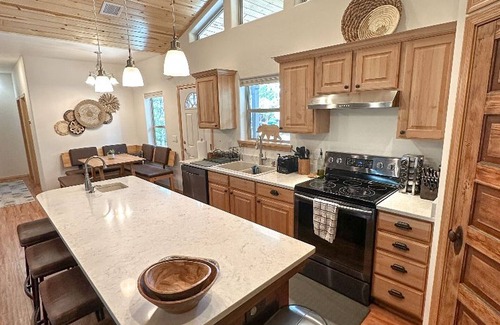 Sierra Pines Cabin | Cozy Blue Cabin in the Pines