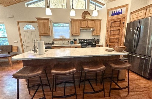 Sierra Pines Cabin | Cozy Blue Cabin in the Pines