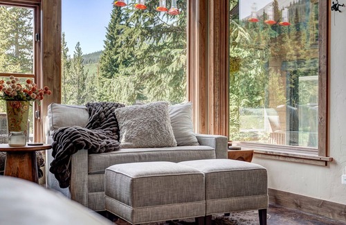 Blue River House | Cozy Breckenridge Ski Home Escape and relax in a secluded getaway. Sleeps 8n