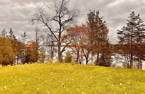 Greater Napanee House | Cozy Bungalow Nestled atop North Shore Hay Bay, Napanee
