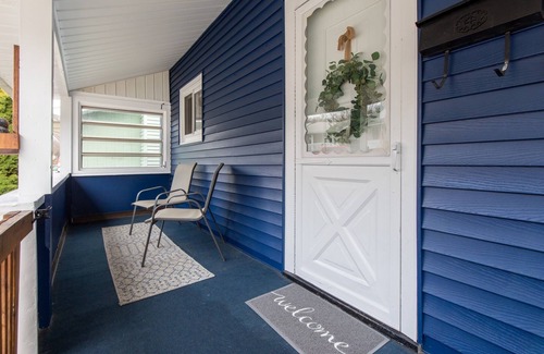 Palmerton House | Cozy Bungalow tucked in Blue Mountain foothills