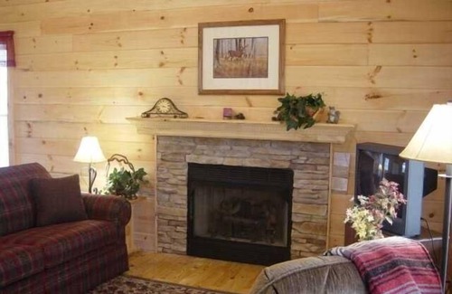 Sautee Nacoochee Cabin | Cozy cabin 5ml north of Helen 2bdrm 1bth See description