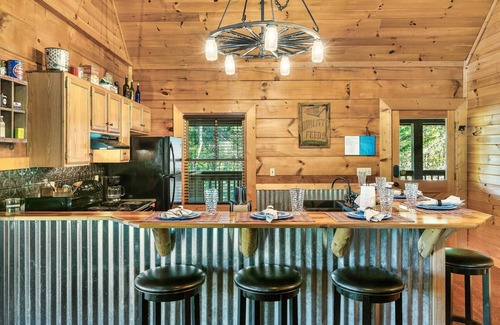 Sevierville Cabin | Cozy cabin at Douglas Lake Resort w/boat parking, WiFi, hot tub & grill!