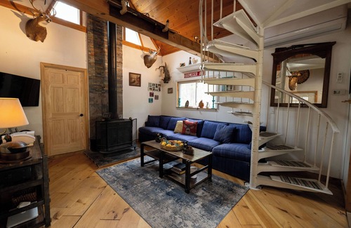 Town of Conesville Cabin | Cozy Cabin-Catskills secluded Mountain retreat