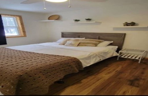 Bardsville Cabin | Cozy Cabin Getaway Muskoka