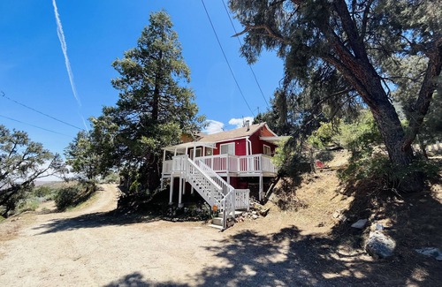 Frazier Park Cabin | Cozy Cabin Getaway