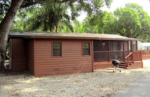 Inverness Cabin | Cozy Cabin in riverfront resort