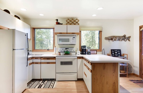 La Pointe Cottage | Cozy Cabin in the Woods of Madeline Island