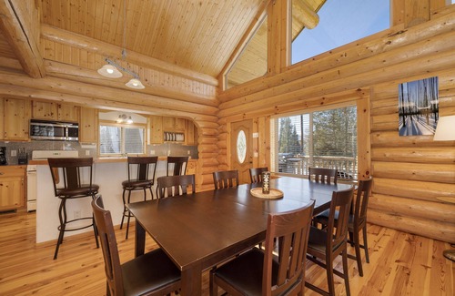 Grand Lake Cabin | Cozy cabin near RMNP w/deck & fireplace