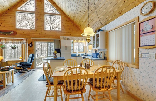 Weirgor Cabin | Cozy Cabin on 10 Acres, Walk to Chippewa River!