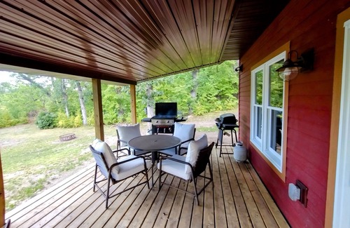 Clitherall Cabin | Cozy Cabin on Private Lake! Kayaks, Firepit, Fishing! Relaxing. Pet Friendly.