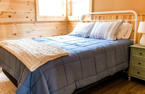 Osakis Cabin | Cozy Cabin Retreat on Lake Osakis minutes from Alexandria