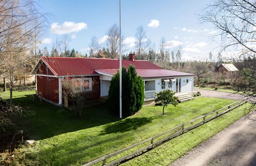 Ingelstad Villa | Cozy Cabin Surrounded By Nature