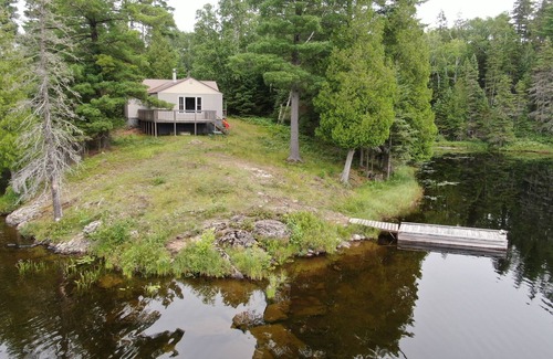 Unorganized Centre Parry Sound Cabin | Cozy Cabin w/2000ft waterfront, 100+ acres to explore