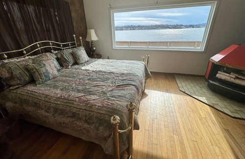 Hot Springs Cabin | Cozy cabin with 1 bedroom and WiFi, AC in charming Hot Springs. on Lake Hamilton