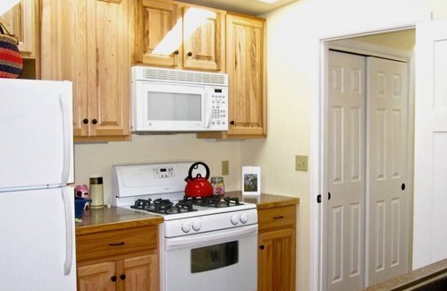 Ashland Cabin | Cozy Cabin with great views in a mountain valley by a lake.