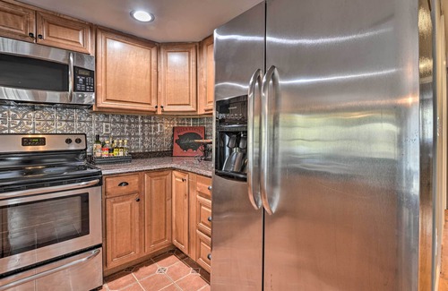 High View Cabin | Cozy Cabin with Sunroom & Cacapon River Access!