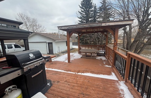 Dalhousie House | Cozy Calgary Stampede Sanctuary Home