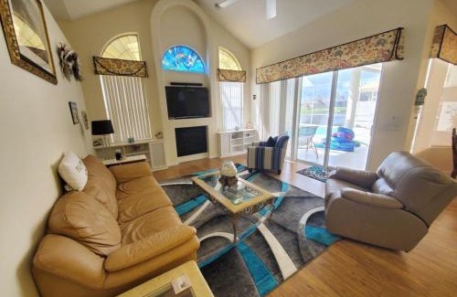 Palm Harbor House | Cozy Canal home