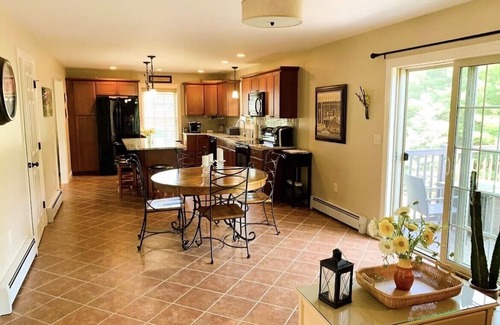 Bangor House | Cozy Cape in the heart of Bangor. Close to hospitals, colleges and downtown.
