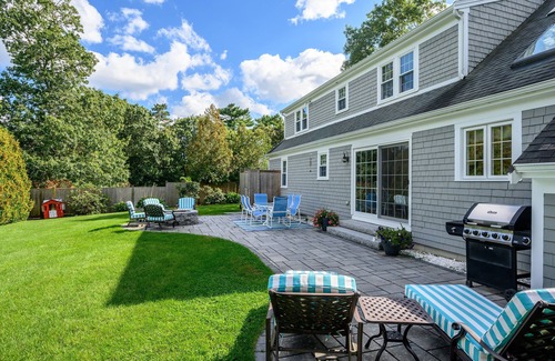 Osterville House | Cozy Cape-style home in private neighborhood