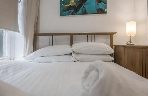 Old Town Apartment | Cozy Central 2 Bed Apt with Great View - Parking