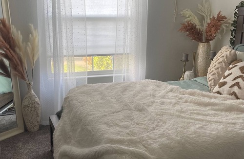 Medford House | Cozy Central Point House