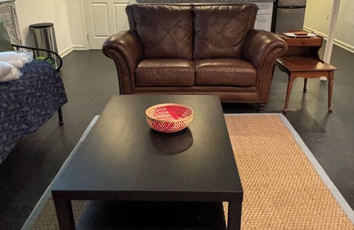 Port Republic Apartment | Cozy centrally located studio with WiFi and AC in peaceful Port Republic, MD