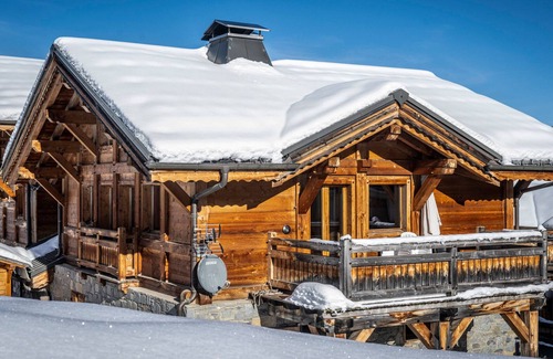 Plagne 1800 Ski Chalet | Cozy chalet with jacuzzi, sauna, and wifi, near the slopes