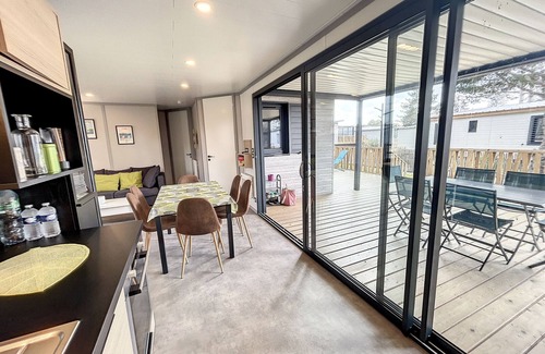 Jullouville Ski Chalet | Cozy Chalet for 6 with Heated Pool, Terrace, and Parking near Beach
