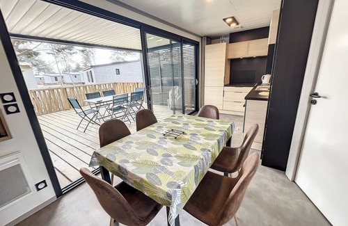 Jullouville Ski Chalet | Cozy Chalet for 6 with Heated Pool, Terrace, and Parking near Beach