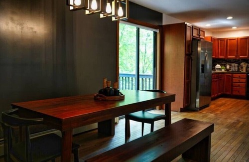 East Stroudsburg House | Cozy Chalet in the Mountainsnn