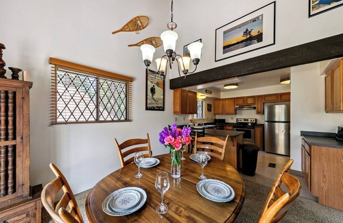 Bijou Park House | Cozy Chalet Retreat in South Lake Tahoe - Near Heavenly Ski Resort mv12