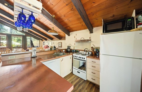 North Conway Ski Chalet | Cozy chalet with WiFi in charming No. Conway
