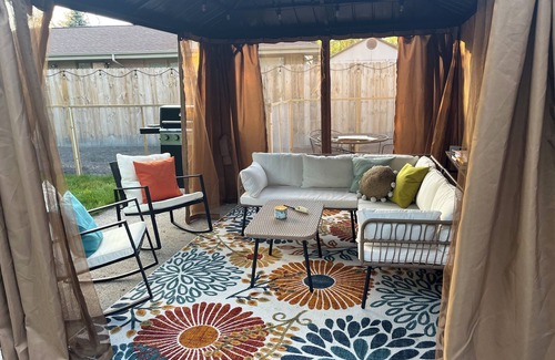 Northeast South Bend House | Cozy charmer walking distance to ND! Plenty of driveway and street parking.