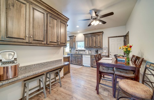 Checotah House | Cozy Checotah Retreat w/Deck Near Eufaula Lake